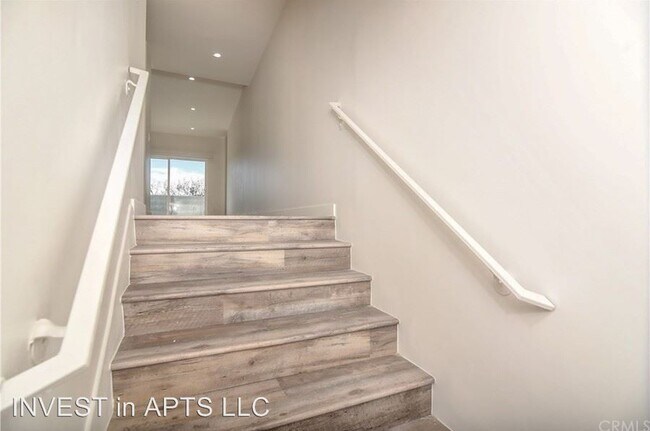 Foto del edificio - 11825 National Blvd