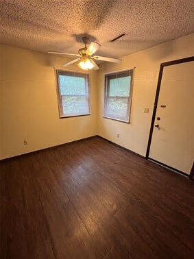 Foto del edificio - 1461 Valley View Dr