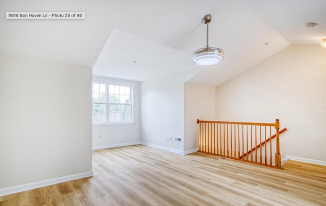 Foto del edificio - 9816 Bon Haven Ln