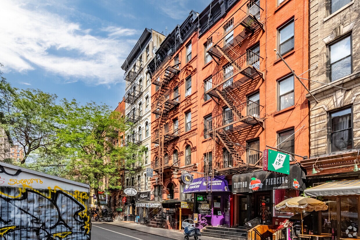 Building Photo - 118 Macdougal St