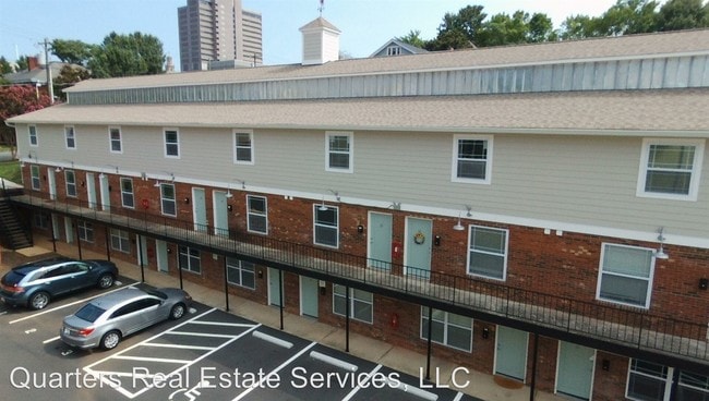Building Photo - 648 Holly Ave