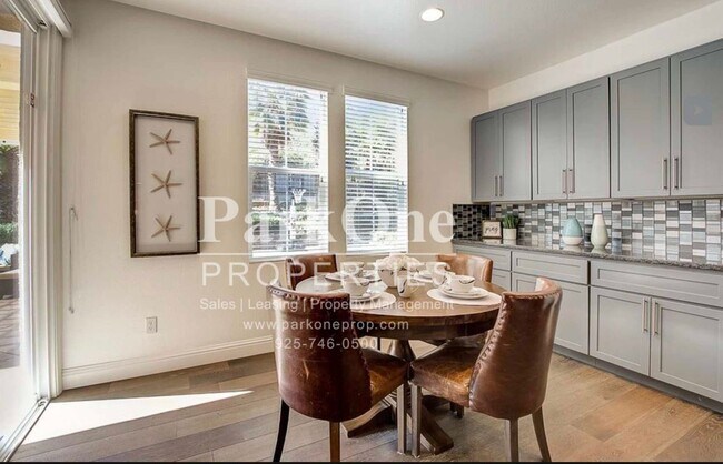 Foto del edificio - Stunning Montecito Home with Lime Ridge Trail Access
