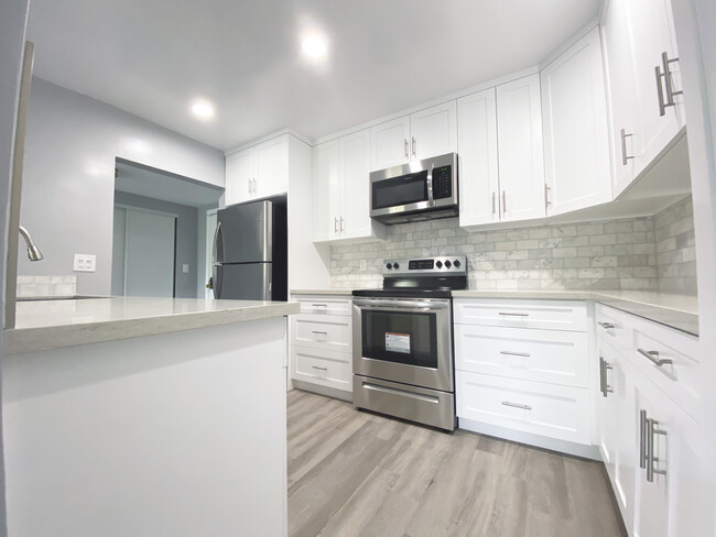 Kitchen 2 - 5625 Green Valley Cir