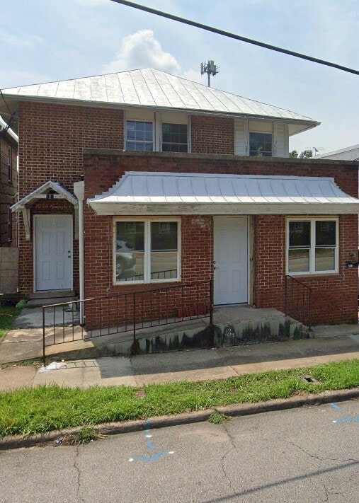 Building Photo - 123 Watson St