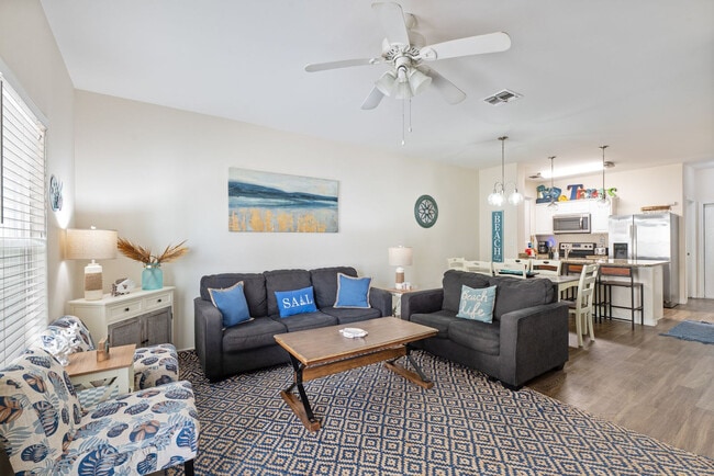 Foto del edificio - 14810 Leeward Dr