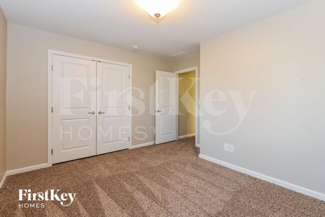 Building Photo - 12435 Lookout Point Dr