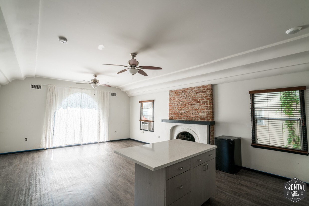 Foto principal - 11023 Strathmore Dr