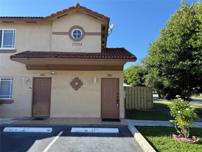Foto del edificio - 17354 NW 74th Ave