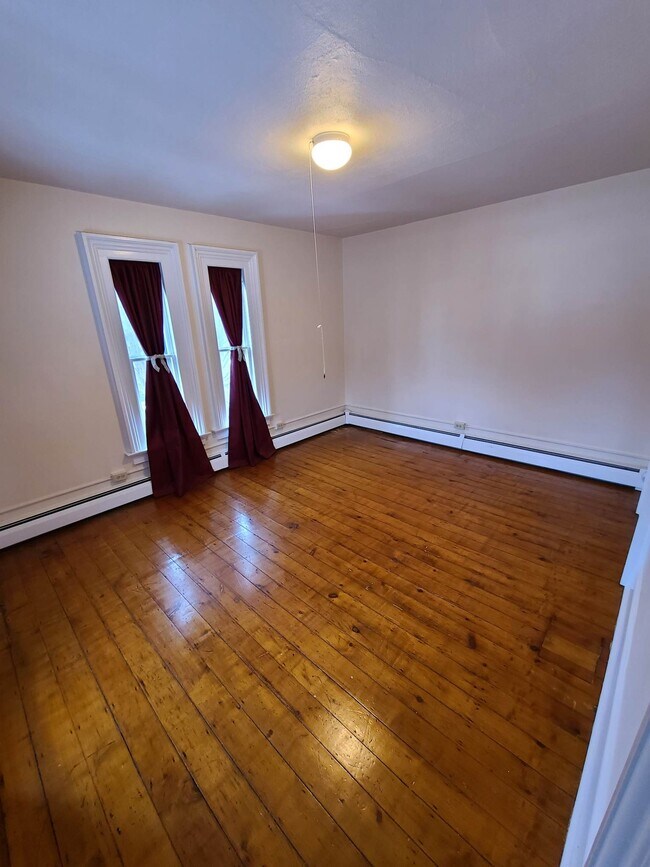 1032 Meadow St Unit 2nd Floor, Winsted, CT 06098 Apartments in