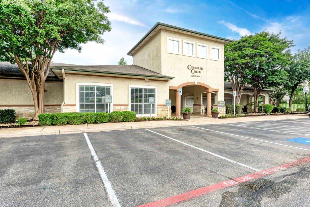 Foto principal - Chandler Creek Apartments