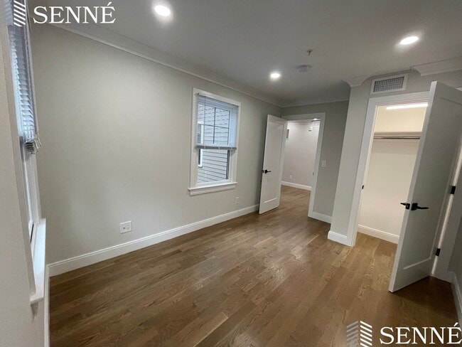 Building Photo - 12 Lopez St