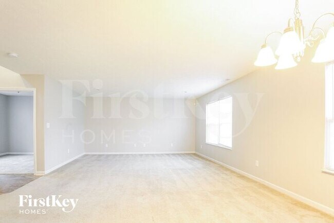 Foto del edificio - 15193 Silvercharm Dr