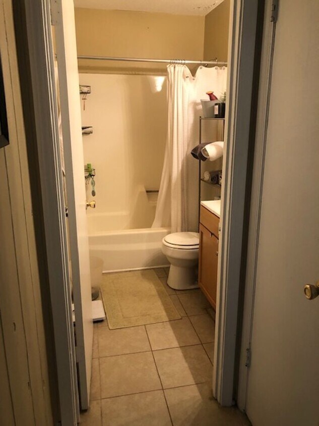 Foto principal - 2 Bedroom 1 Bathroom Duplex in Winterville!