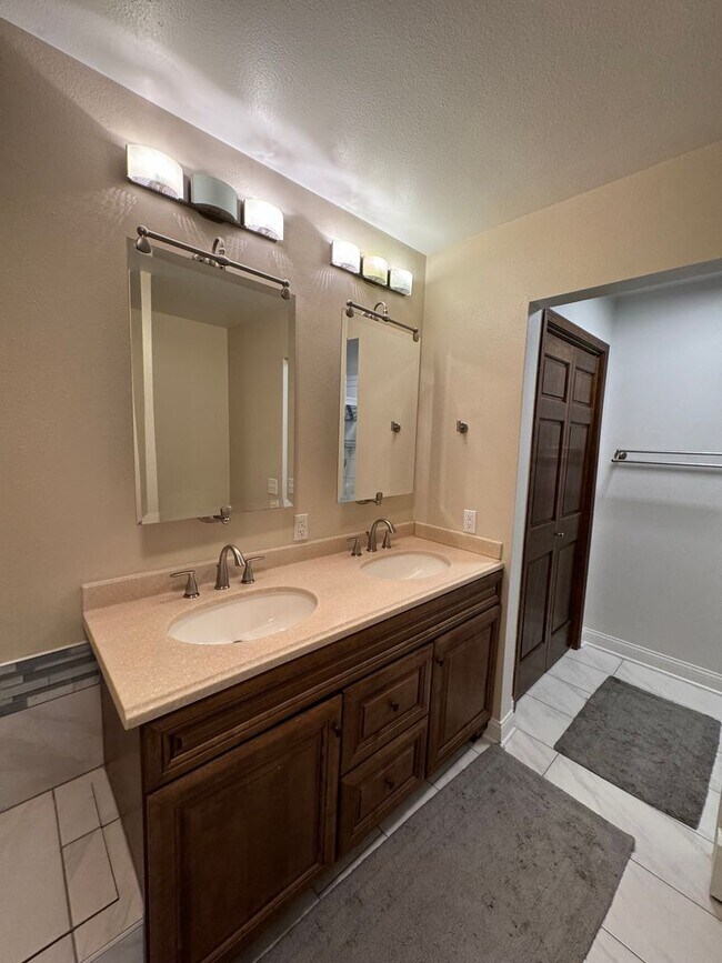 Photo - 2521 Autumn Cir House