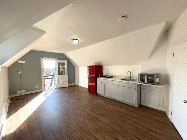 Building Photo - 501 E 41st St