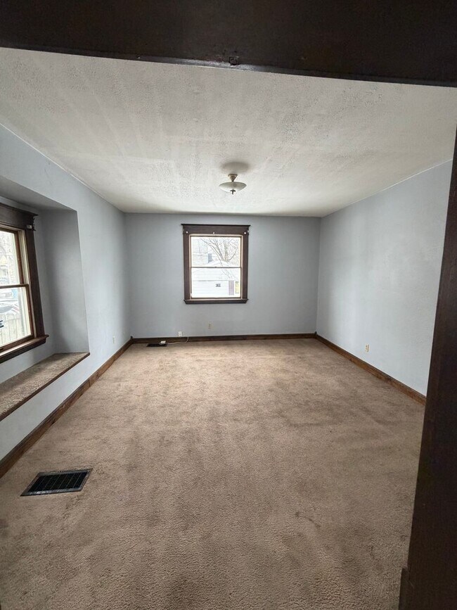 Foto del edificio - 1205 E Converse St