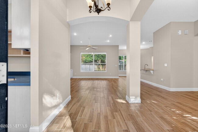 Foto del edificio - 1312 Sylvie Ln