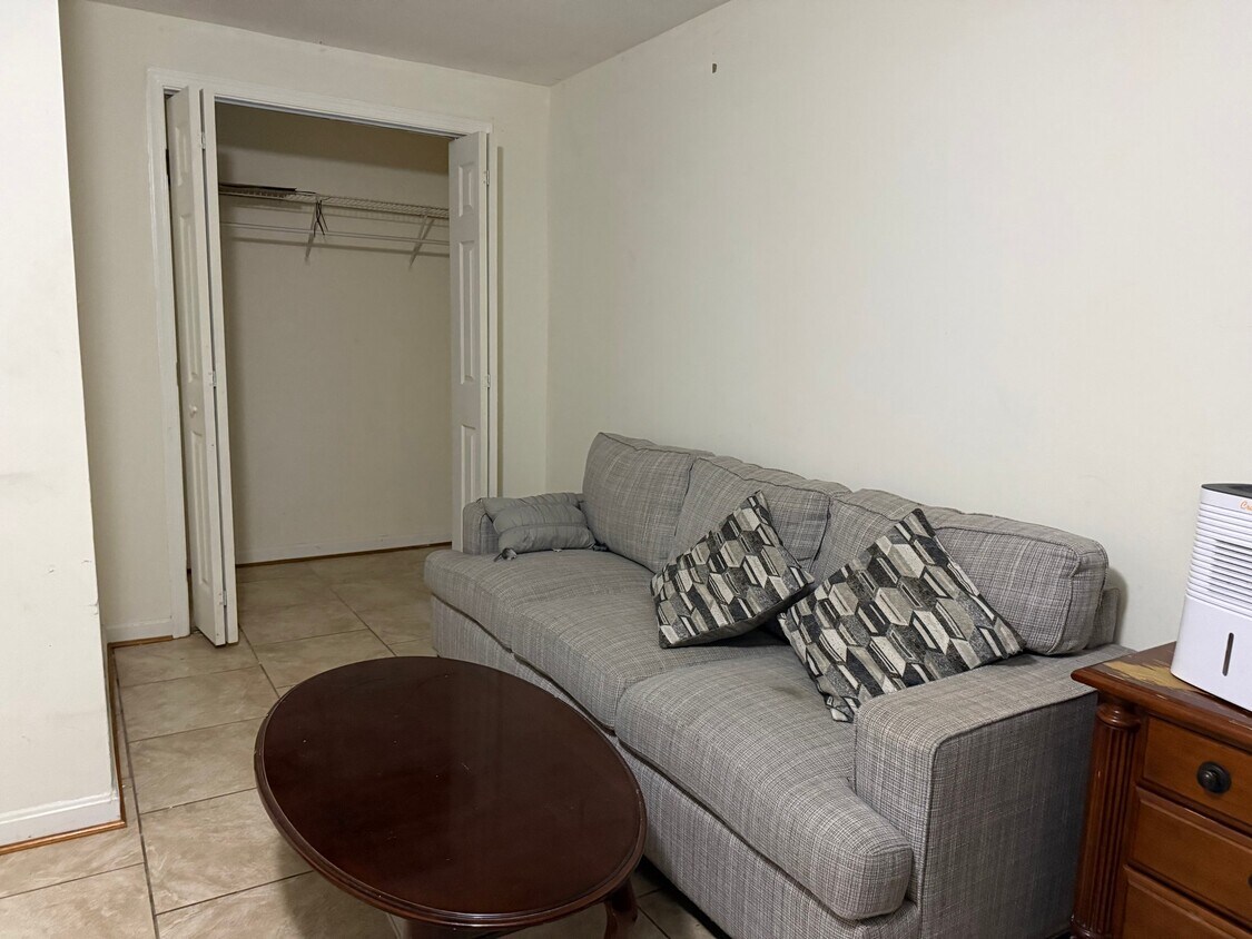 Foto del edificio - 12806 Colby Dr