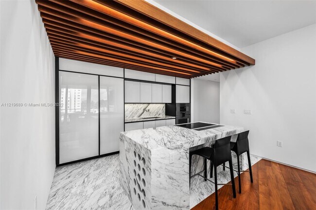 Foto del edificio - 1300 Monad Terrace