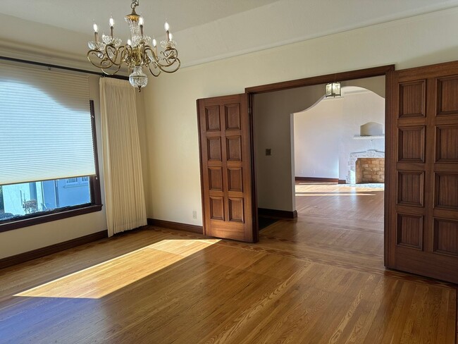 Foto del edificio - Mt Davidson Manor Home for Rent