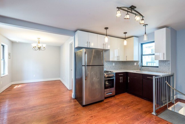 22 Catherine St Brooklyn Ny 11211 House For Rent In Primary Photo 22 Catherine St