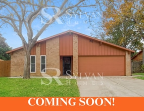 Building Photo - 2916 White Oak Ln