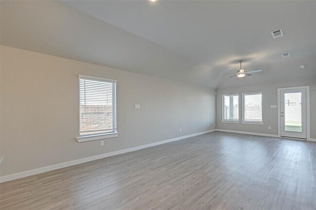 Foto del edificio - 8154 Royal Breeze Dr