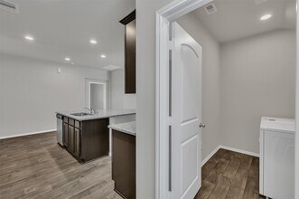 Building Photo - 6212 Hendricks Hbr Dr