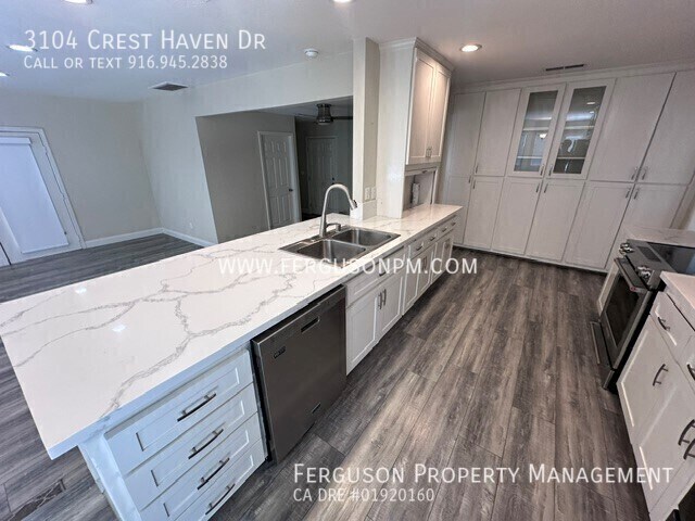 Foto del edificio - 3104 Crest Haven Dr