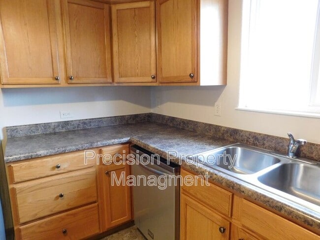 Building Photo - 2444 Merlot Dr