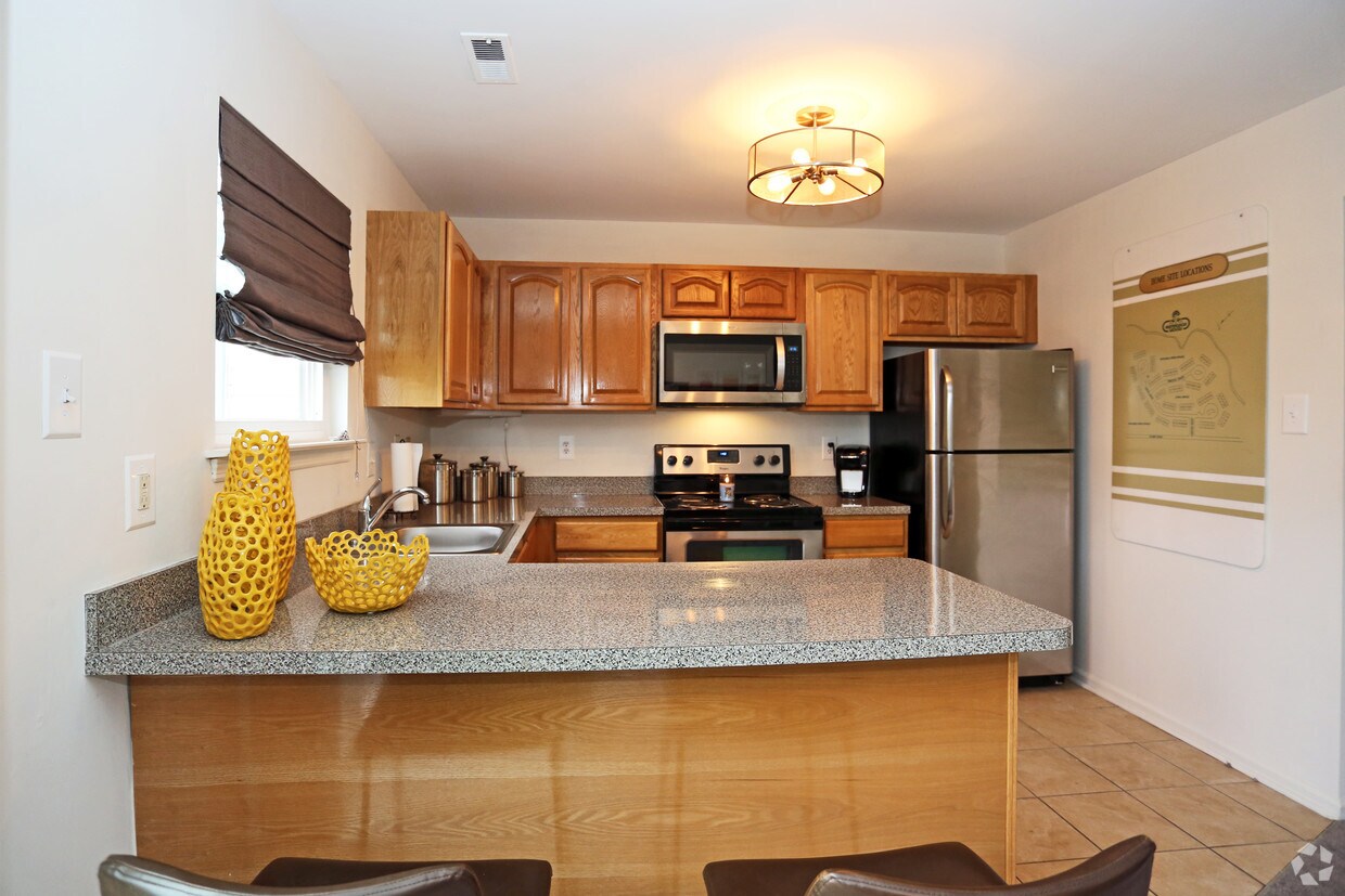 Huntingdon Woods Apartments in Feasterville Trevose, PA