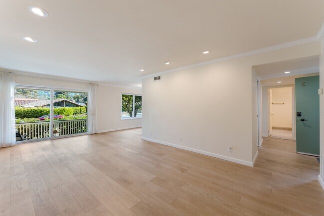 Building Photo - 2821 Miradero Dr