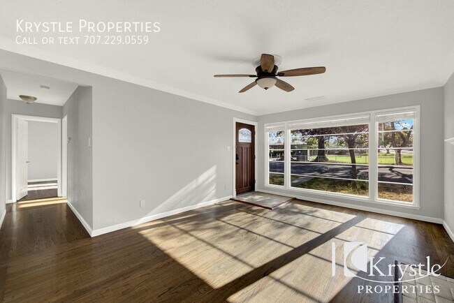 Building Photo - Amazing Home with Upgrades Throughout!