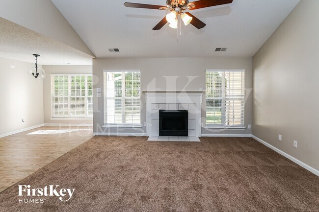 Foto del edificio - 6512 Goldenblush Cir