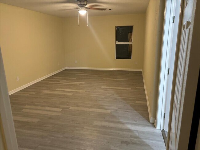 Foto del edificio - 311 3rd St N