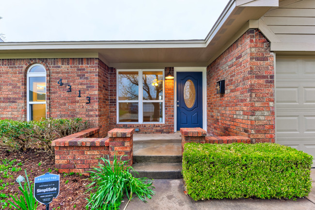 Building Photo - 4313 Spiva