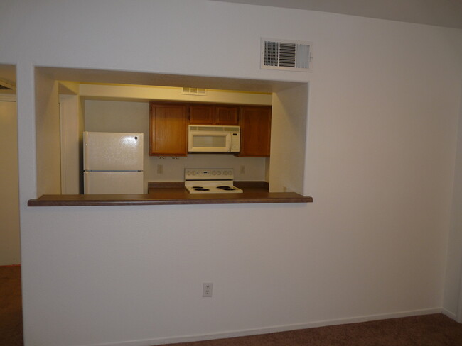 Building Photo - SOUTHWEST 2 BEDROOM, 2 BATH CONDO IN GATED...