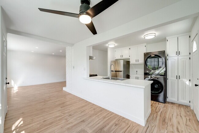 Building Photo - 1517 N Avenue 46