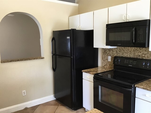 Foto del edificio - 10122 Richardson Ct