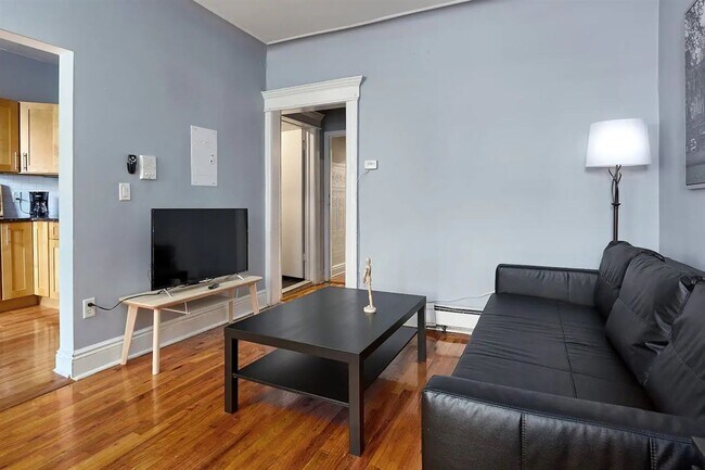 Foto del edificio - 328 Montgomery St