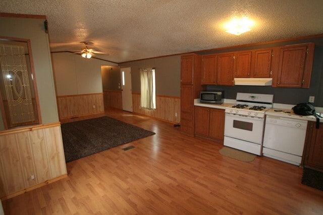 Building Photo - 3 Bed 2 Bath Modular Home in Babcock Vista!