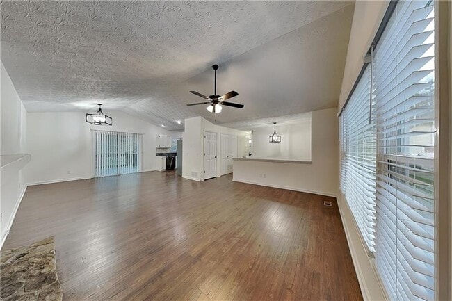 Building Photo - 989 Madison Terrace NW