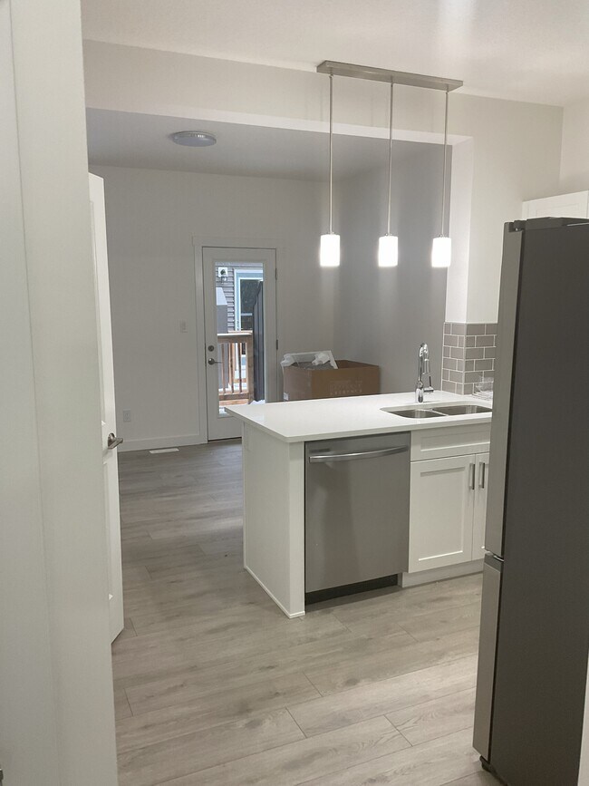 Photo du bâtiment - 2710-2766 66 St SW