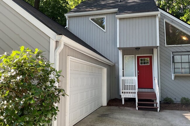 Foto del edificio - 2210 Cedar Forks Dr