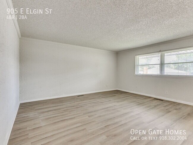 Foto del edificio - 905 E Elgin St