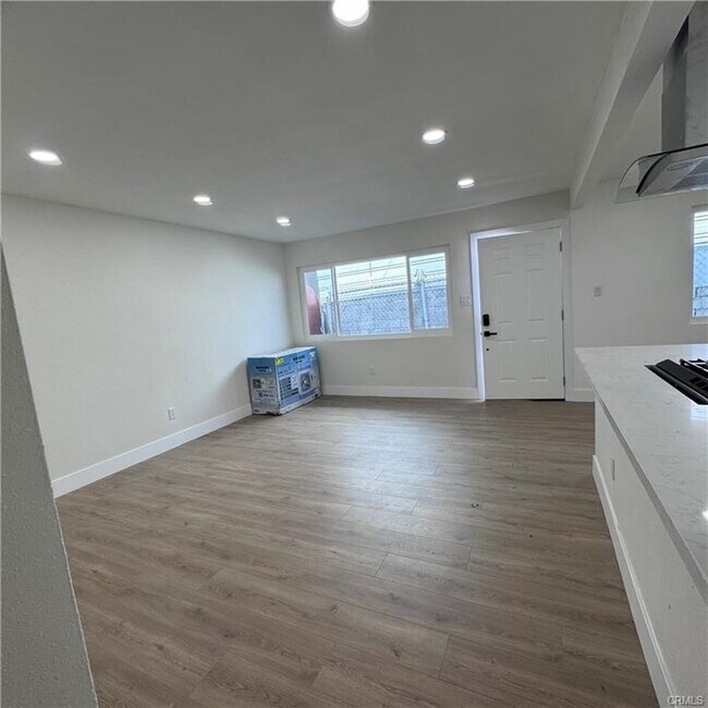 Building Photo - 7031 Hood Ave