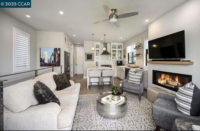 Building Photo - 3075 Stonegate Dr