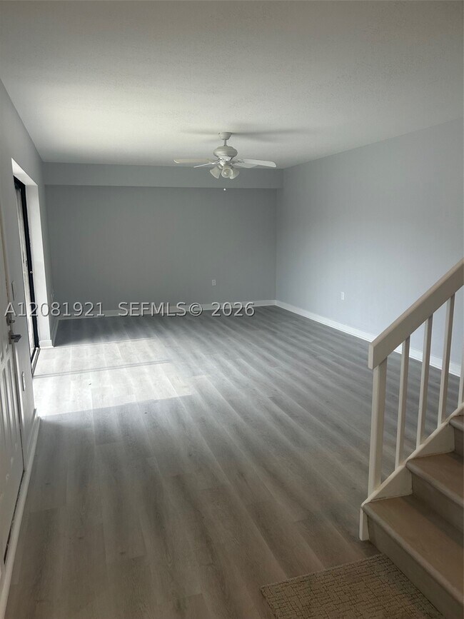 Building Photo - 603 6th Way
