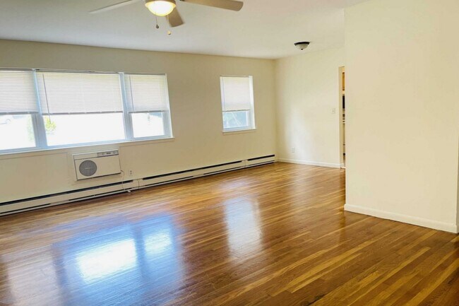 Foto del edificio - 1544 River Rd