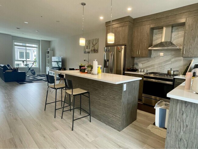 Photo du bâtiment - 20155-84 84 Ave
